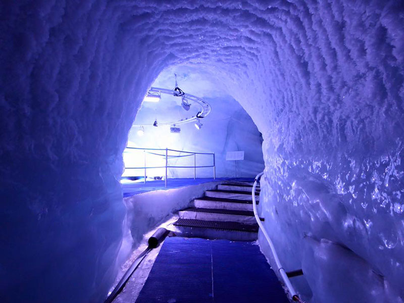 Grotta di ghiaccio sul Cervino