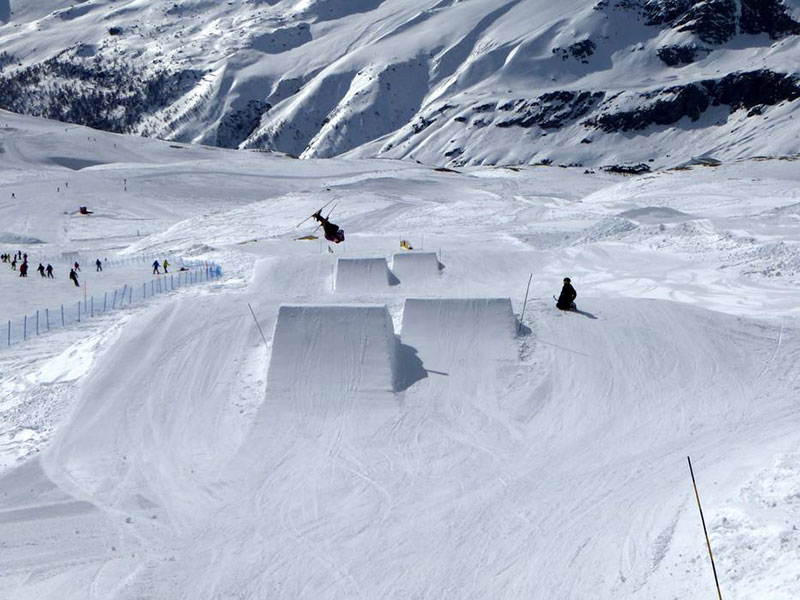 Freestyle snowpark in Cervinia